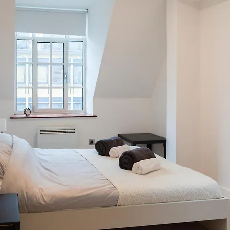 Centre Penthouse *