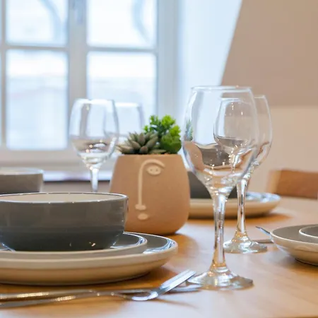 Centre Penthouse شقة *