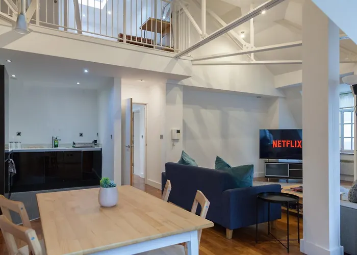 Centre Penthouse Apartment