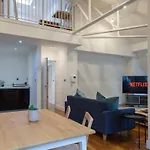 Centre Penthouse * Leeds (West Yorkshire)