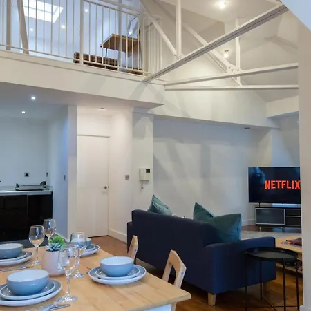 Centre Penthouse *