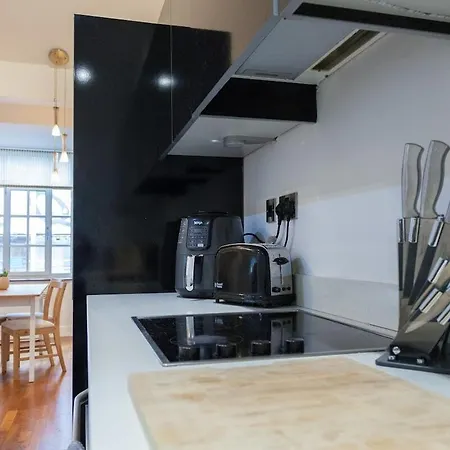 Centre Penthouse 아파트 리즈